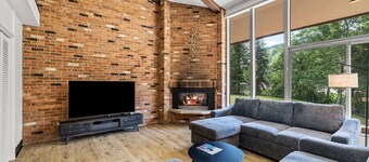 JUST REMODELED! NEW Kitchen-Flooring-Bathroom-Casper Mattresses-Furniture-TV's-Blinds-AC in Bedrooms