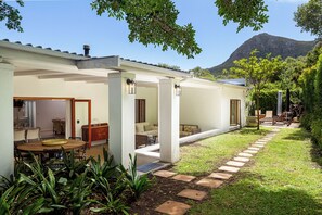 Family House | Terrace/patio - Noordhoek Village Hotel (Cape Town)