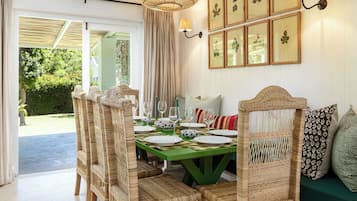 Family House, 4 Bedrooms, Garden View | Dining room