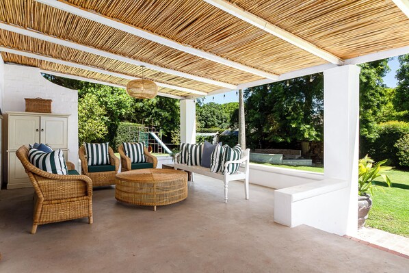Casa familiar, 4 habitaciones, vista al jardín | Terraza o patio