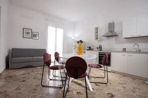 Dining - At 26 Apartment (Casa Santa)