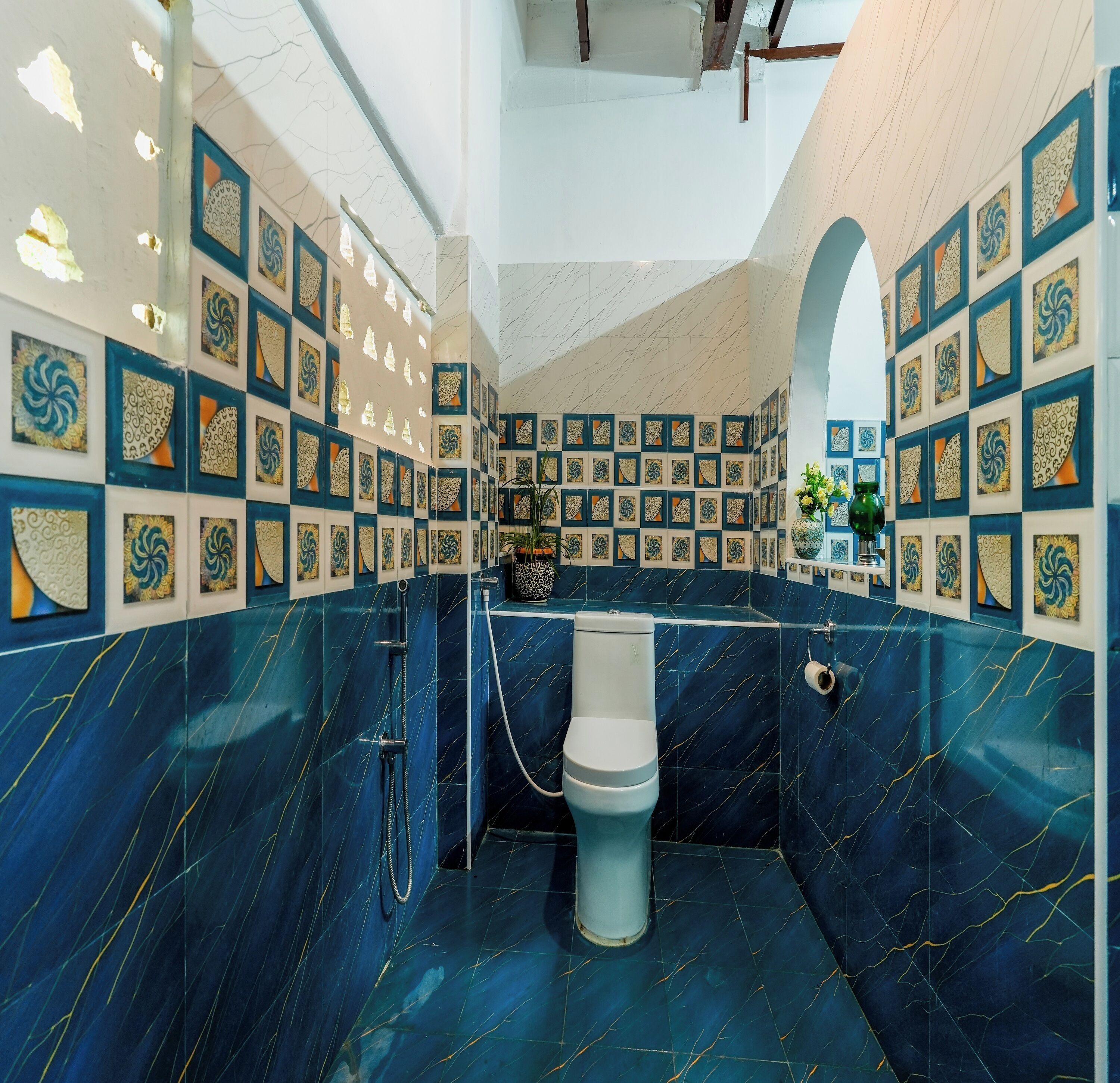 Superior Room | Bathroom | Hair dryer, towels