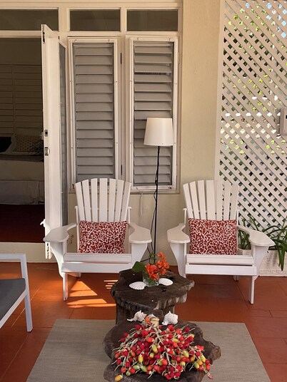 At the beach, Dreamin villa, staffed daily, relax recharge and enjoy. Welcome !