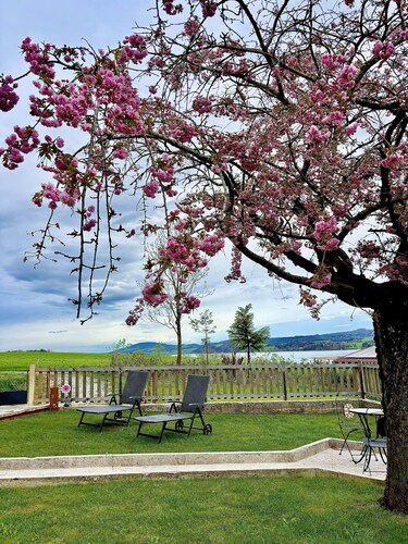 Gästehaus "seeblick" Helle Gartenwohnung