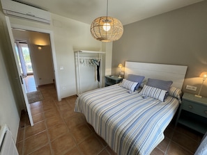 3 bedrooms, iron/ironing board, free WiFi, bed sheets - Les Dunes 107 - 60 m from the beach, aircon,  pool and garden (Torroella de Montgri)