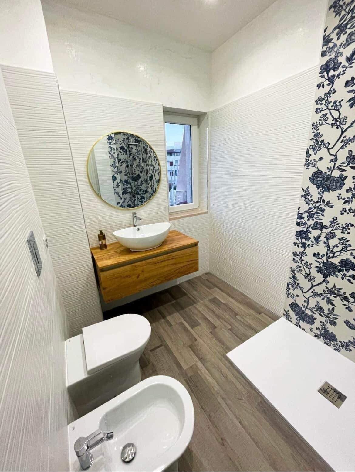 Dusche, Haartrockner, Bidet, Handtücher