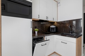 Studio, Balcony, Sea Facing | Private kitchen