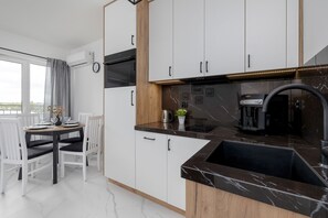 Studio, Balcony, Sea Facing | Private kitchen