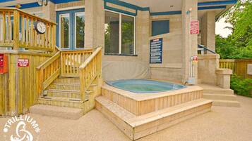 Baignoire à remous extérieure