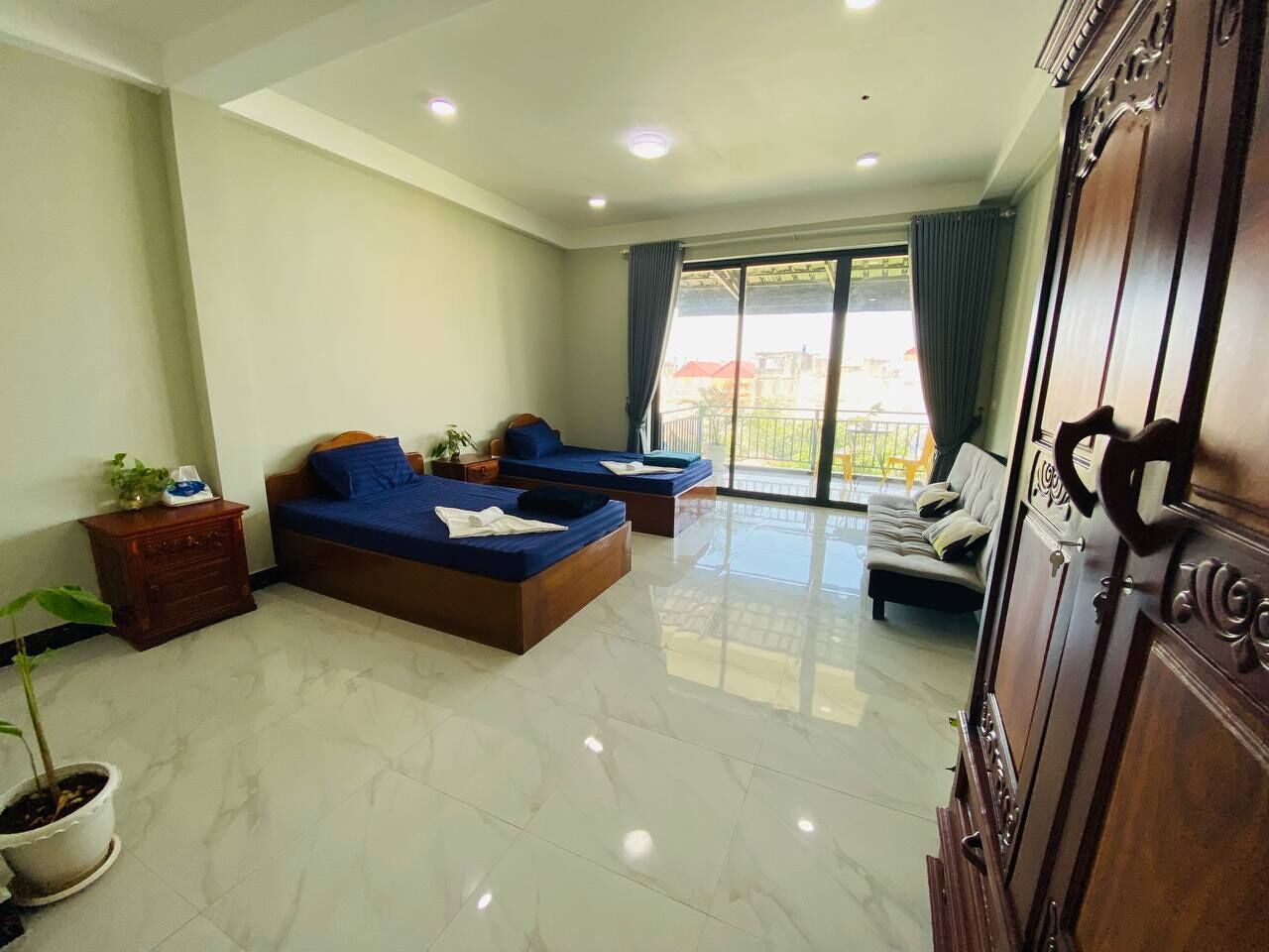 9 habitaciones, wifi y ropa de cama 