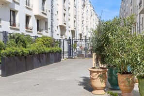 Enceinte de lâhĂ©bergement
