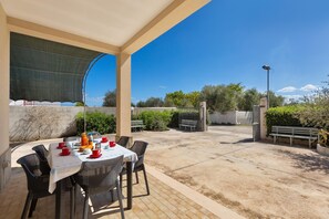 Outdoor dining - 3847 Villetta Le Largure B by Barbarhouse (Melendugno)
