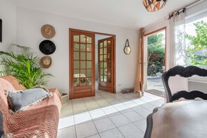 1 chambre, fer et planche à repasser, Wi-Fi, draps fournis