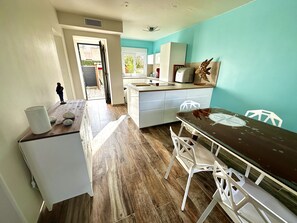 Dining - Maison Familiale au Bord de mer (Six-Fours-les-Plages)