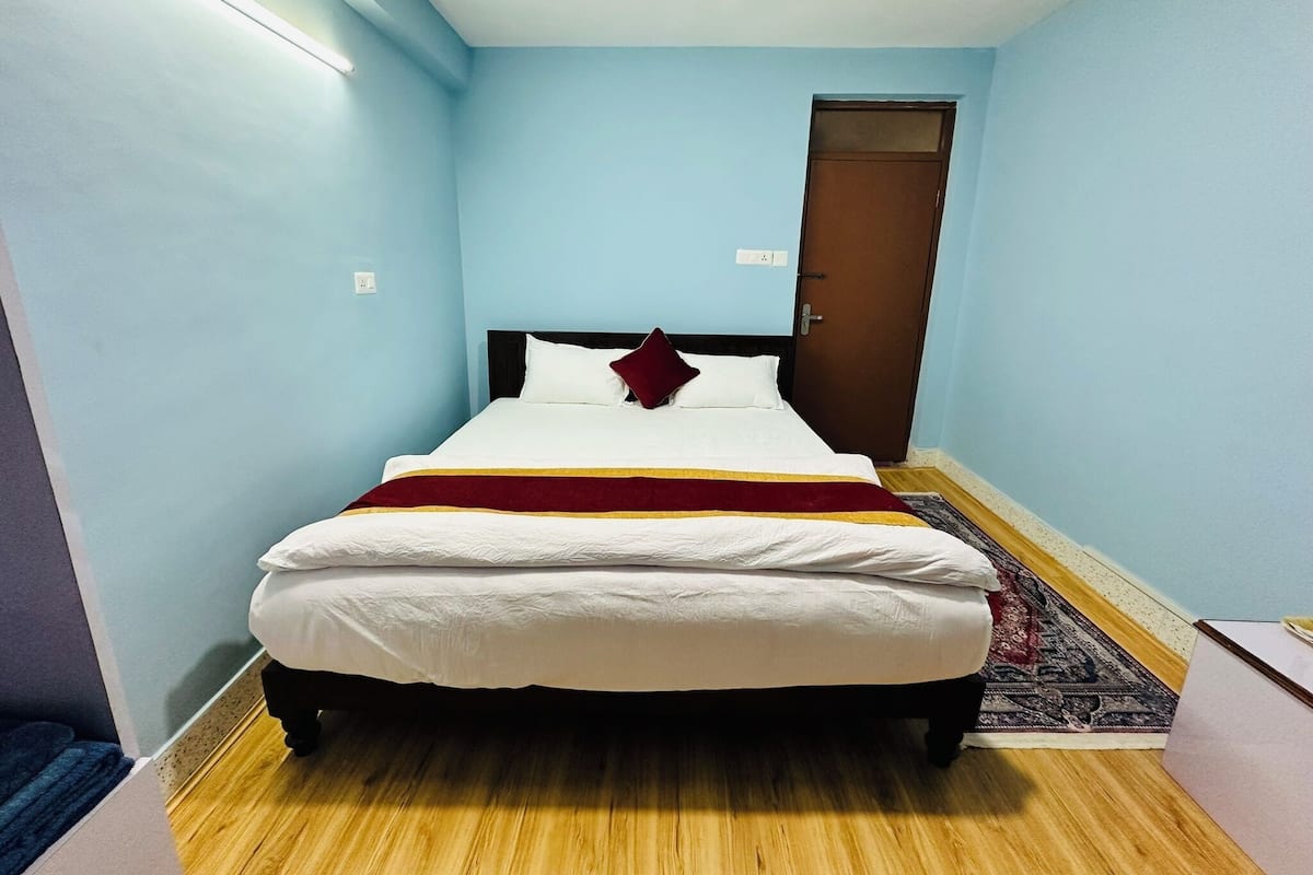 Standard Double Room | Busa memori, meja, ruang kerja komputer riba, kalis bunyi 