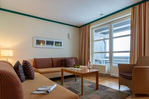 Apartment | Living area | TV - UplandParcs Bergresidence (Winterberg)