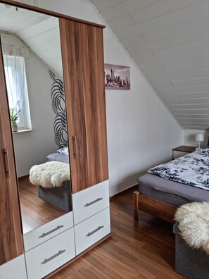 1 quarto, acesso à internet, roupa de cama