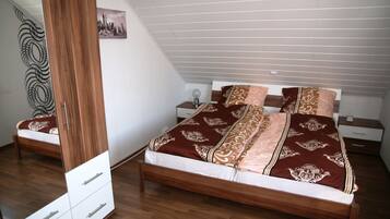 1 habitación, acceso a internet y ropa de cama