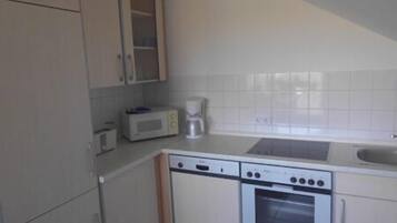 Kühlschrank, Mikrowelle, Geschirrspüler