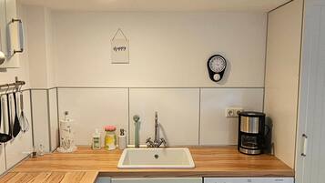 Kühlschrank, Herdplatte, Geschirrspüler