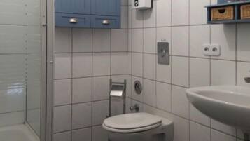 Douche, serviettes fournies