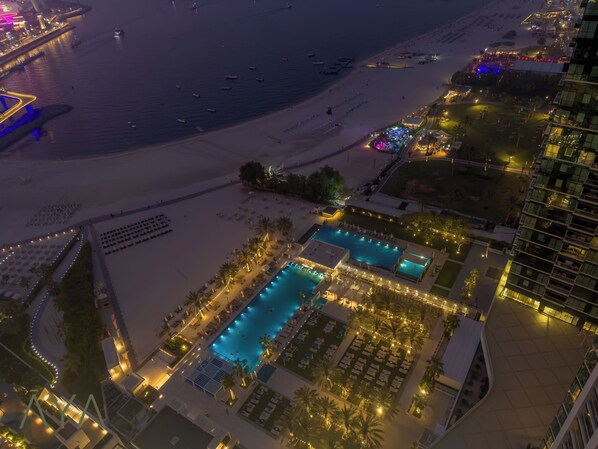 บริเวณภายนอก