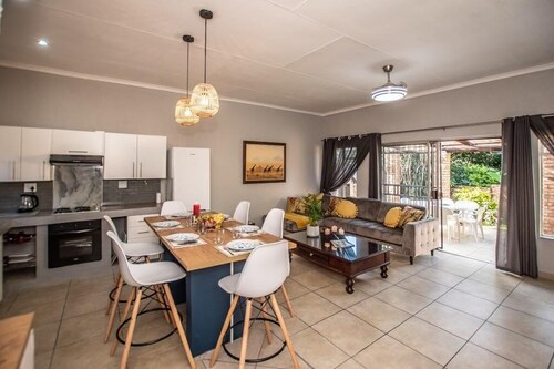 Family Home close to KrugerPark. Peacefull, safe and comfortable 