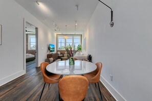 Dining - Loft Style Spacious Lux Apt 203, sleeps 6 (Atlanta)