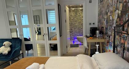 Pop Art Luxury Room Marylebone, your home in London