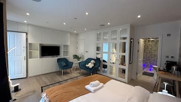 1 bedroom, desk, iron/ironing board, free WiFi