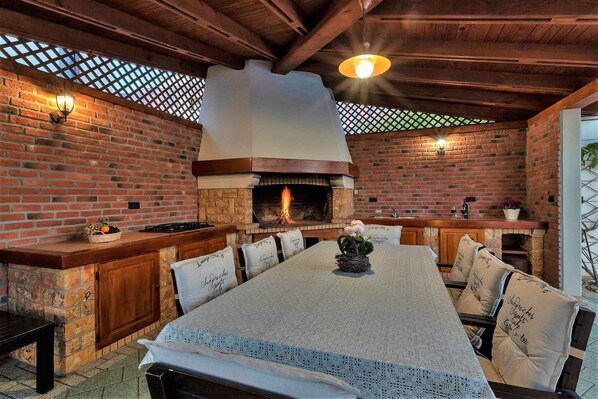 Outdoor dining