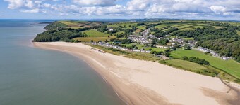 Discover a beautiful retreat in this charming cottage