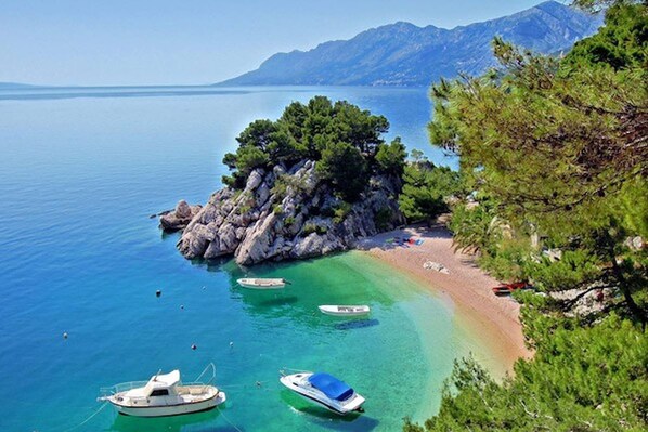 Beach - Villa Vikki with pool and seaview (Makarska)