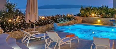 Een verwarmd zwembad