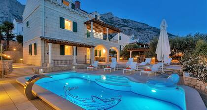 Villa Petra mit Pool