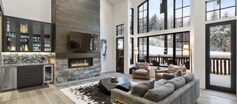 Explore Whitefish this Summer! Luxurious Ski-in Ski-out Slopeside Home! Private hot tub!