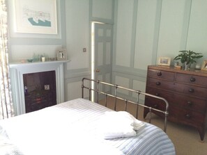 1 bedroom, iron/ironing board, travel cot, free WiFi - Beautiful Georgian Apt. in Heart of Bath (JWH) (Bath)