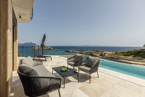 Pool - Luxury Villa Mare, right on the beach (Potomje)