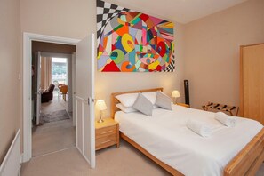 2 bedrooms, iron/ironing board, free WiFi, bed sheets