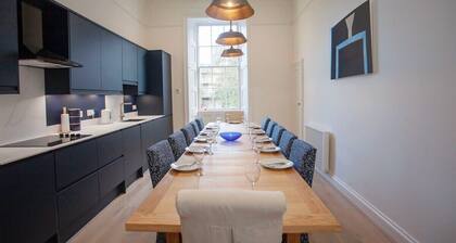 Stunning, Bath Townhouse, City Centre (AS)