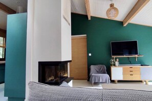 5 bedrooms, iron/ironing board, free WiFi - Wooden family house by the water, marina (Lacanau)