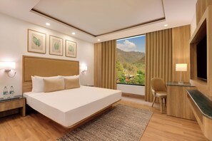 迷你吧、隔音、熨斗/熨板、免费 WiFi