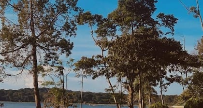 Pearl Gardens Beach Resort Kalangala
