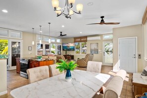 House, 4 Bedrooms | Dining