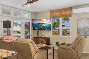 House, 4 Bedrooms | Living area | Smart TV