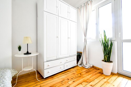 Prime Spot - 2BR -1.5BTH - Next to Nevsky Church