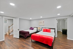 5 habitaciones, tabla de planchar con plancha, wifi y ropa de cama 