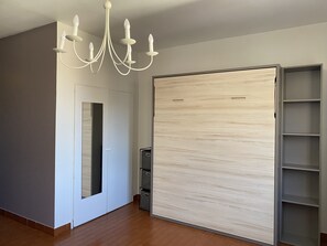 Interior - Studio à une Minute du Palais des Papes, Idéal Pour le Festival (Avignon)