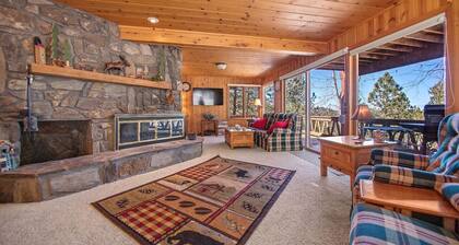 Holliday House w/ Game Room