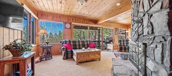 Holliday  House Cabin